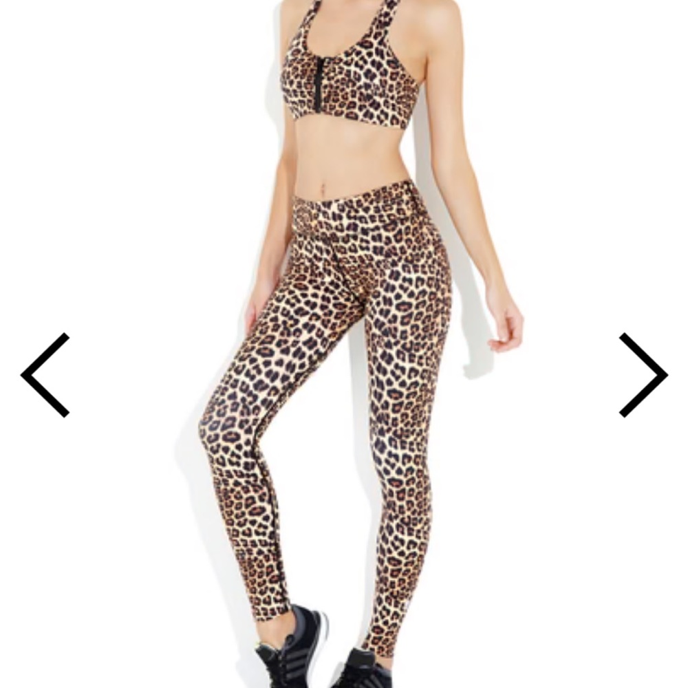 Vie active rockell Leopard leggings size s